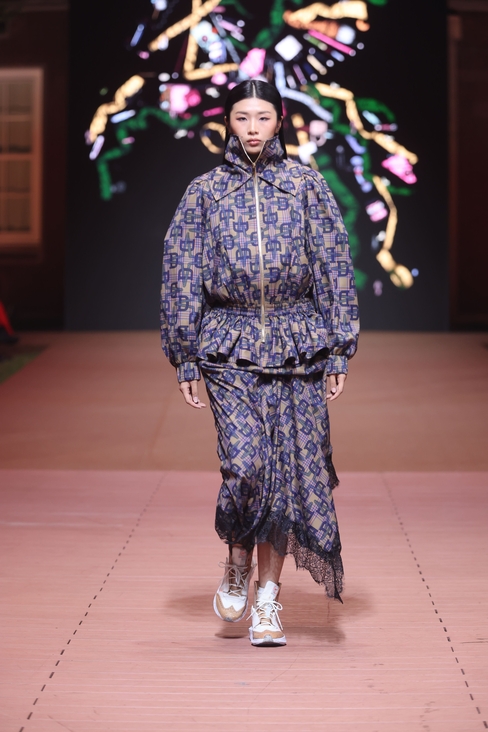 Look 5