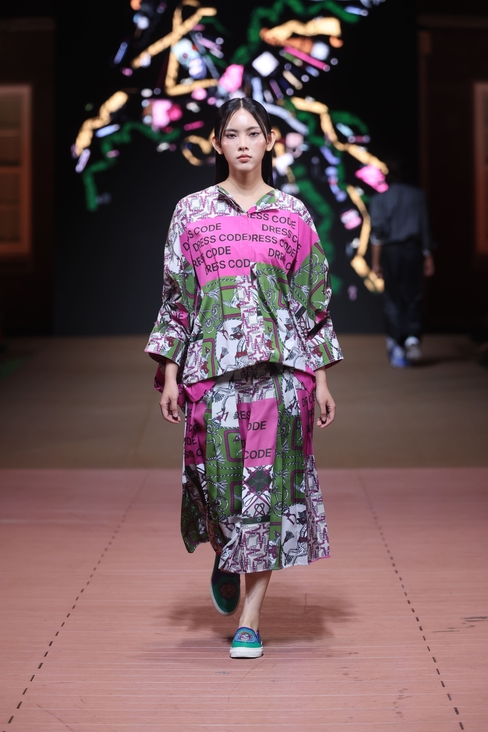 Look 16