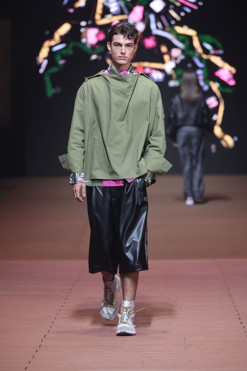 Look 18