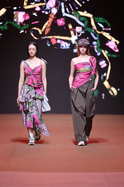 Look 28