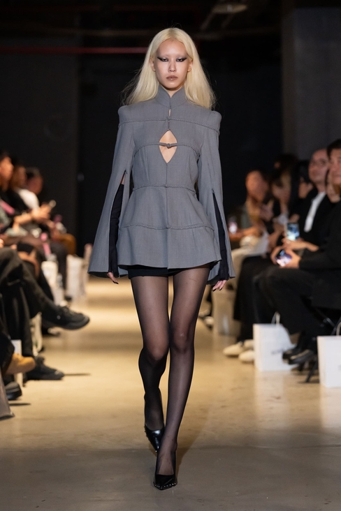 Look 3