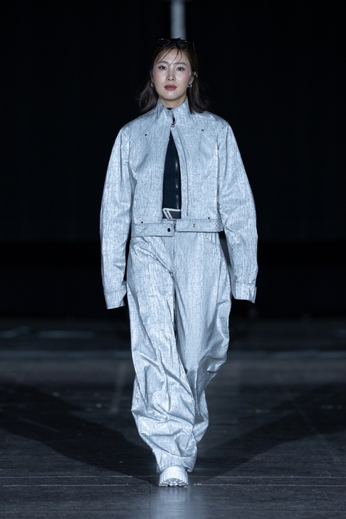 Look 11