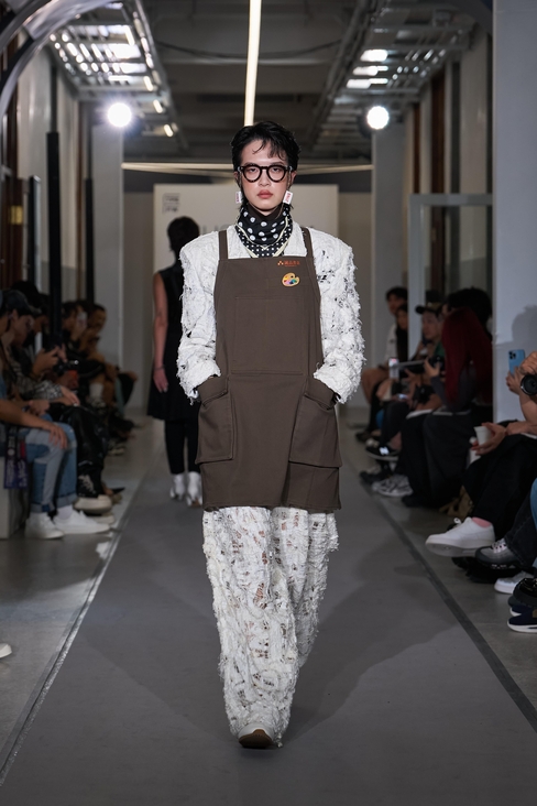 Look 3