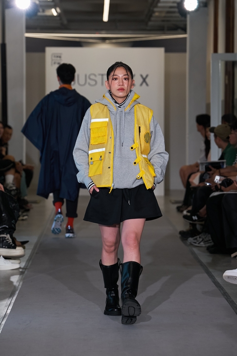 Look 7