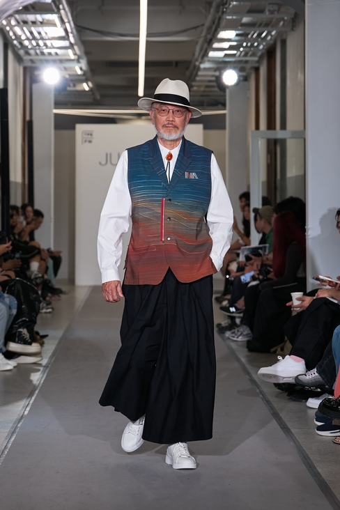 Look 19