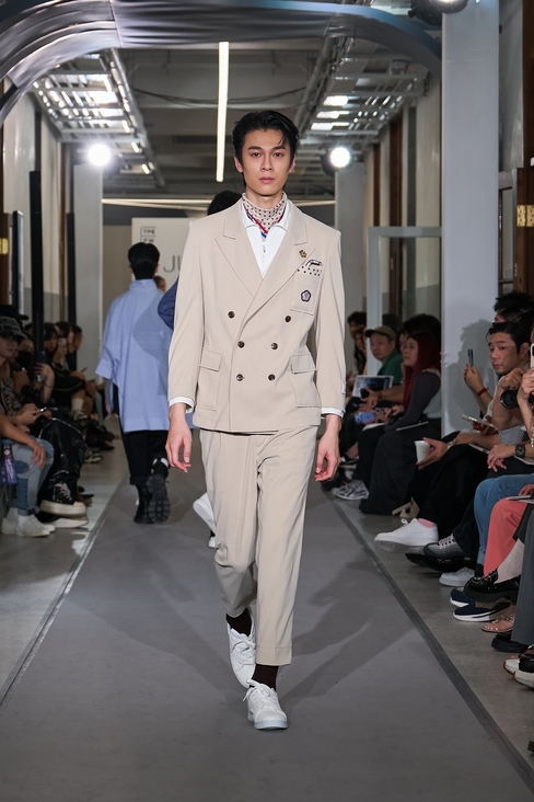 Look 26