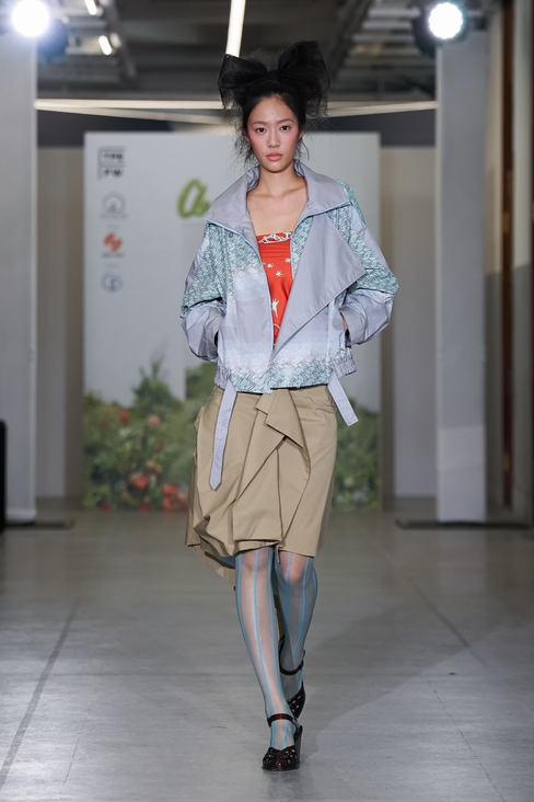 Look 7