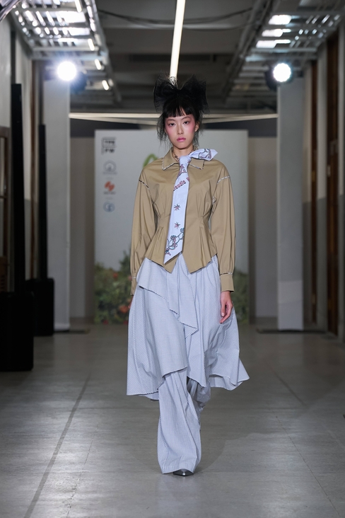 Look 15