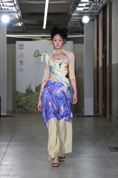 Look 18