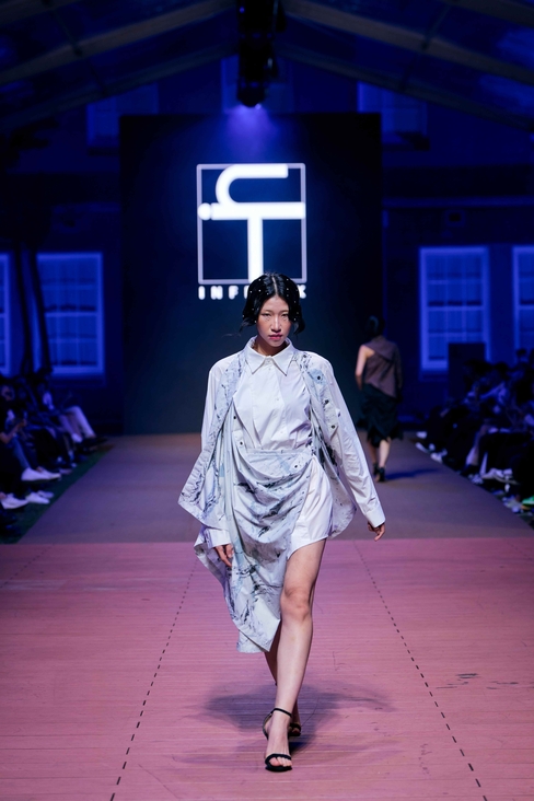 Look 15