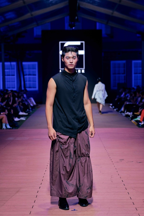 Look 17